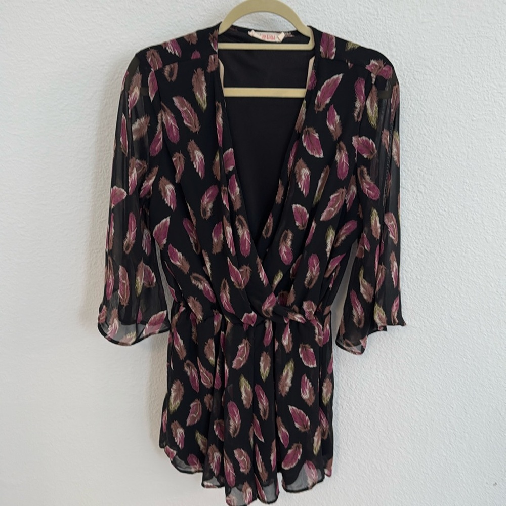 Flowy feather print romper